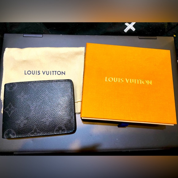 Men’s Louis Vuitton Wallet - Picture 1 of 3
